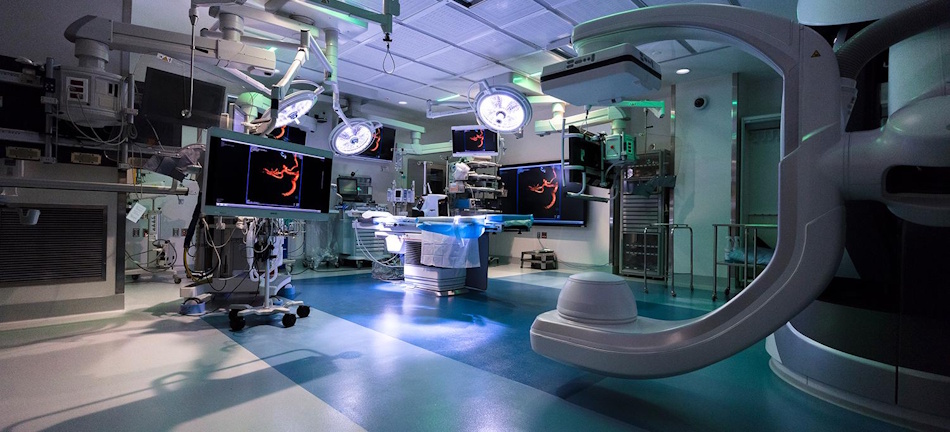 Modern Neurosurgery Operating Room Technology State-of-the-art neurosurgical operating room equipped with advanced imaging systems and robotic assistance technology for precise brain-computer interface implantation procedures - InfoProds 2026