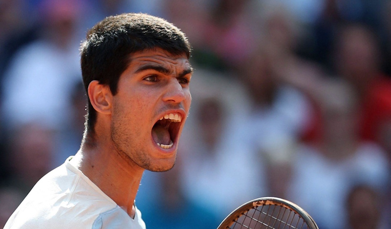 Scientific evidence grunting increases ball velocity distracts opponents research studies performance benefits InfoProds 2026