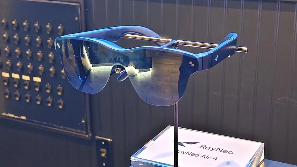 AI-Powered Smart Glasses Urban Lifestyle 2026 Technology Innovation Modern professional wearing AI smart glasses in urban setting demonstrating hands-free technology and augmented reality features for everyday use in 2026 - InfoProds complete technology guide